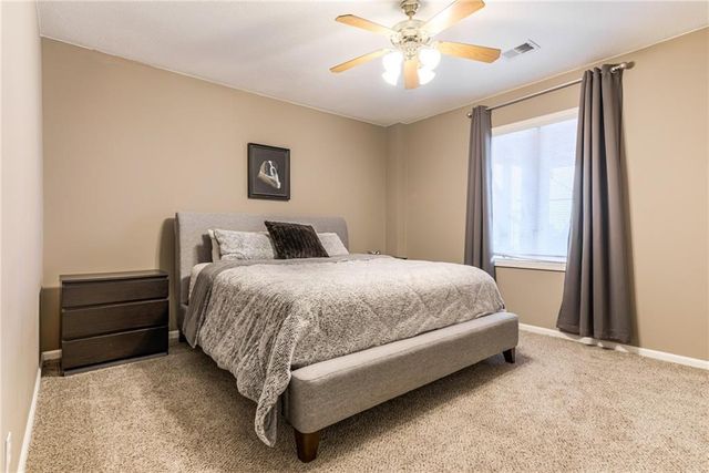 22528 Hatchell Road, Tonganoxie, KS 66086