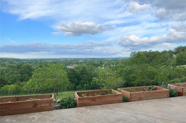 22528 Hatchell Road, Tonganoxie, KS 66086