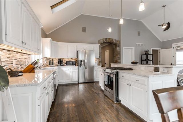 22528 Hatchell Road, Tonganoxie, KS 66086