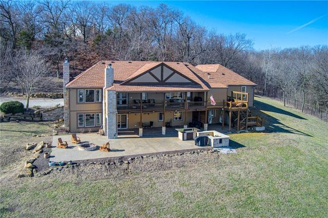 22528 Hatchell Road, Tonganoxie, KS 66086