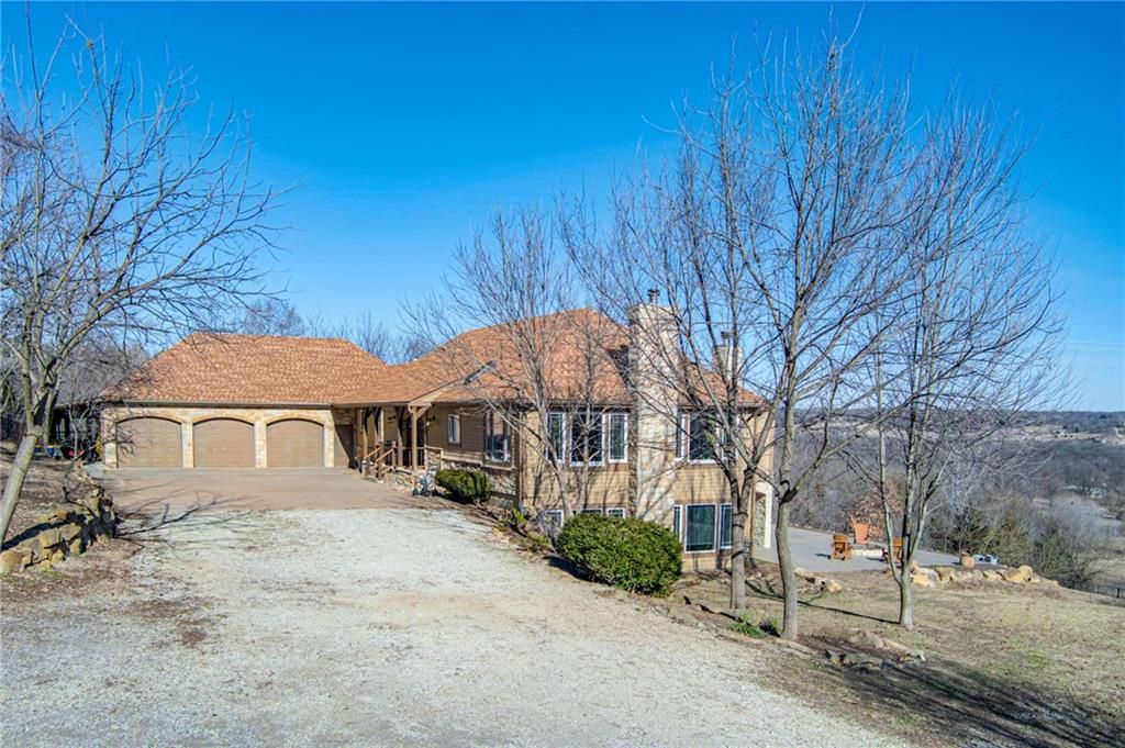 22528 Hatchell Road, Tonganoxie, KS 66086