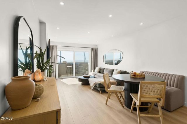 218 E Surfside Drive, Port Hueneme, CA 93041