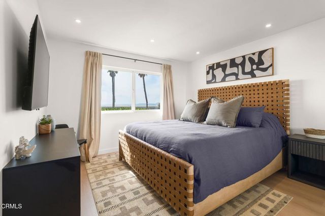 218 E Surfside Drive, Port Hueneme, CA 93041