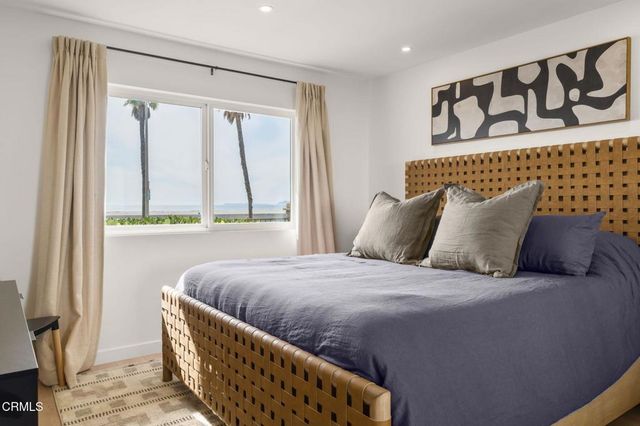 218 E Surfside Drive, Port Hueneme, CA 93041