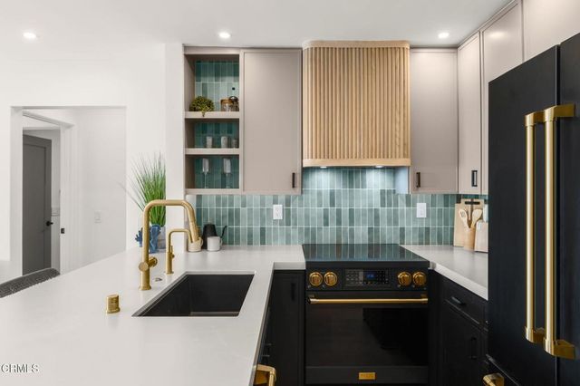 218 E Surfside Drive, Port Hueneme, CA 93041