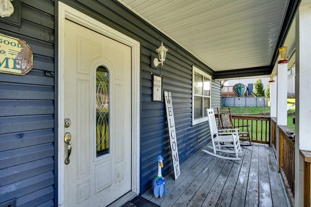 684 Debbie Lane, Ringgold, GA 30736