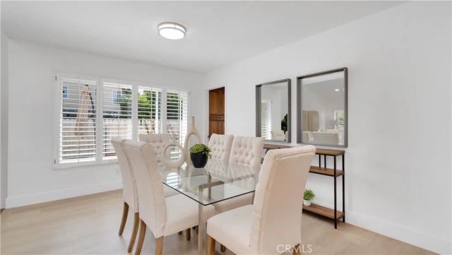 22 Yorktown, Irvine, CA 92620