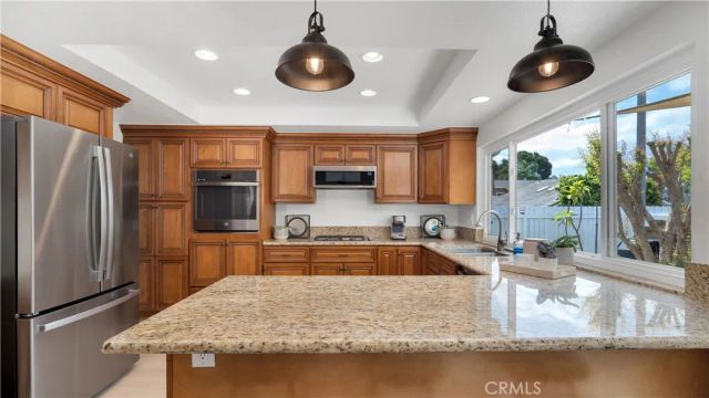 22 Yorktown, Irvine, CA 92620