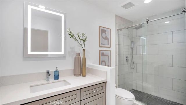 22 Yorktown, Irvine, CA 92620