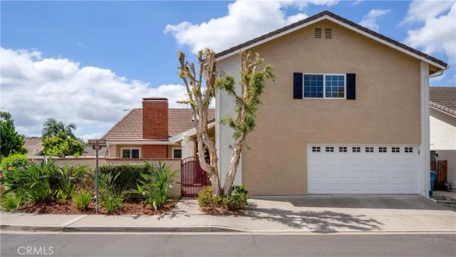 22 Yorktown, Irvine, CA 92620