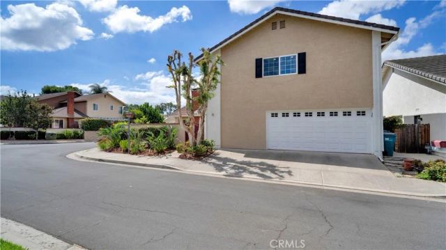 22 Yorktown, Irvine, CA 92620