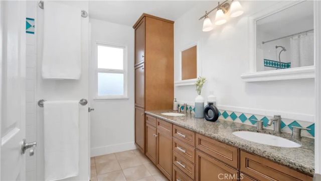 22 Yorktown, Irvine, CA 92620