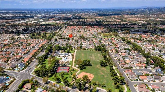 22 Yorktown, Irvine, CA 92620