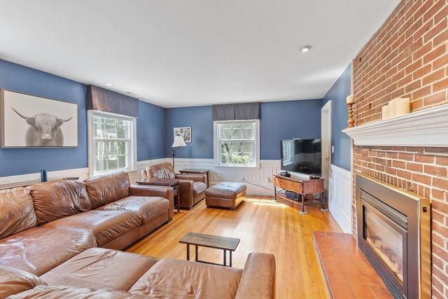 83 Longview St, Haverhill, MA 01830