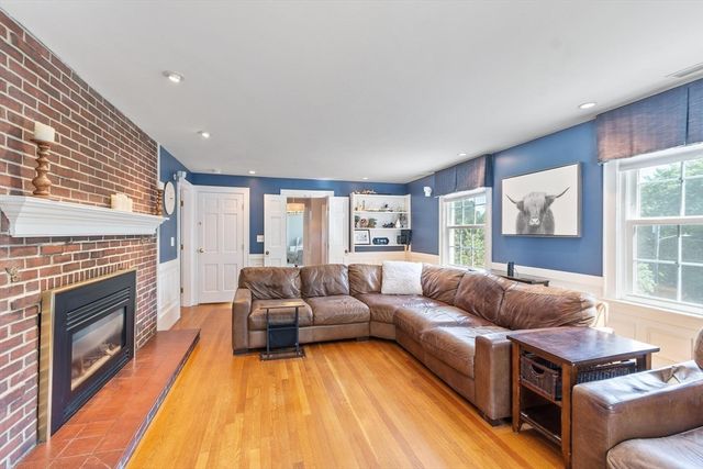 83 Longview St, Haverhill, MA 01830