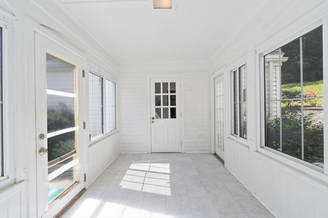 83 Longview St, Haverhill, MA 01830