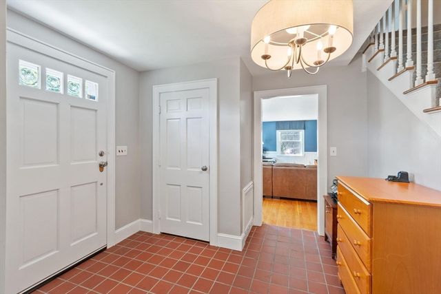 83 Longview St, Haverhill, MA 01830