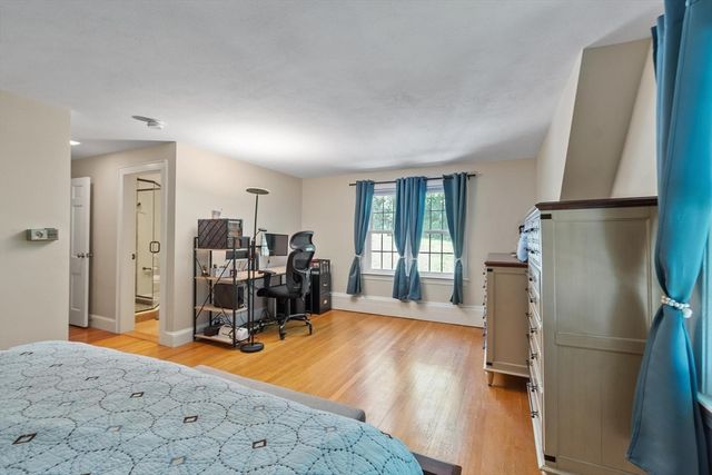 83 Longview St, Haverhill, MA 01830