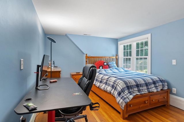 83 Longview St, Haverhill, MA 01830