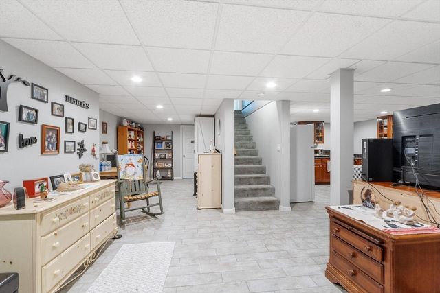 83 Longview St, Haverhill, MA 01830