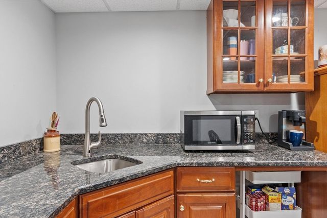 83 Longview St, Haverhill, MA 01830