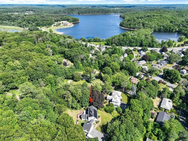 83 Longview St, Haverhill, MA 01830