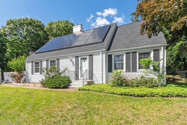 83 Longview St, Haverhill, MA 01830