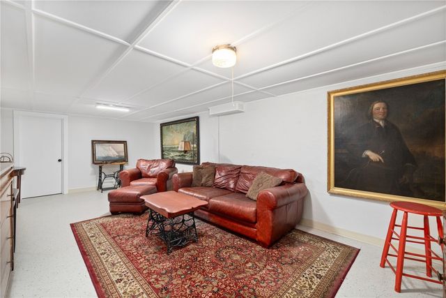 6 Cliff Terrace, Newport, RI 02840