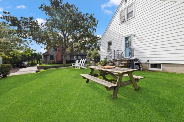 6 Cliff Terrace, Newport, RI 02840