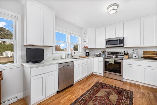 6 Cliff Terrace, Newport, RI 02840