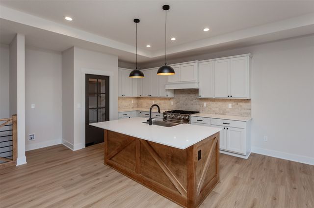 5766 Arbor Springs Drive, Pleasant Hill, IA 50327