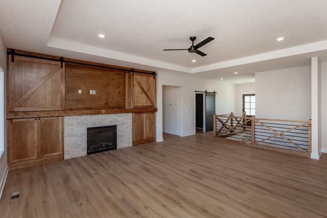5766 Arbor Springs Drive, Pleasant Hill, IA 50327