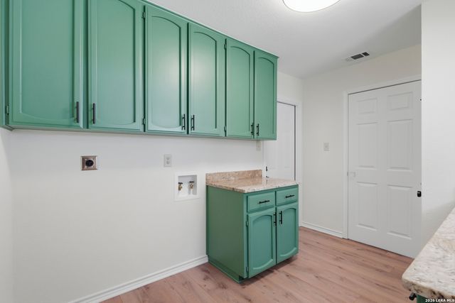 2906 BARREL OAK ST, San Antonio, TX 78231