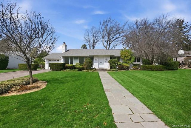 41 Highfield Lane, East Hills, NY 11577