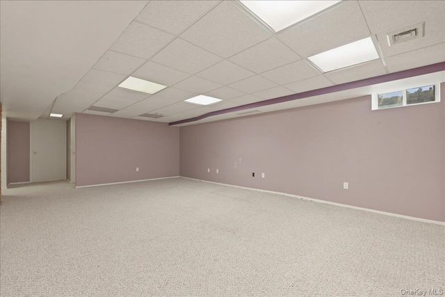 41 Highfield Lane, East Hills, NY 11577