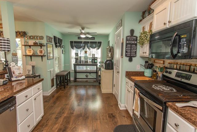 242 Blue Jacket Dr., Galivants Ferry, SC 29544