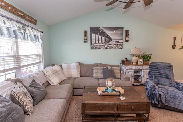 242 Blue Jacket Dr., Galivants Ferry, SC 29544