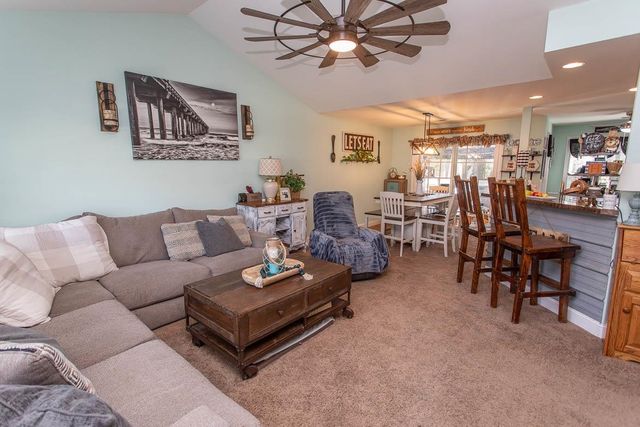 242 Blue Jacket Dr., Galivants Ferry, SC 29544