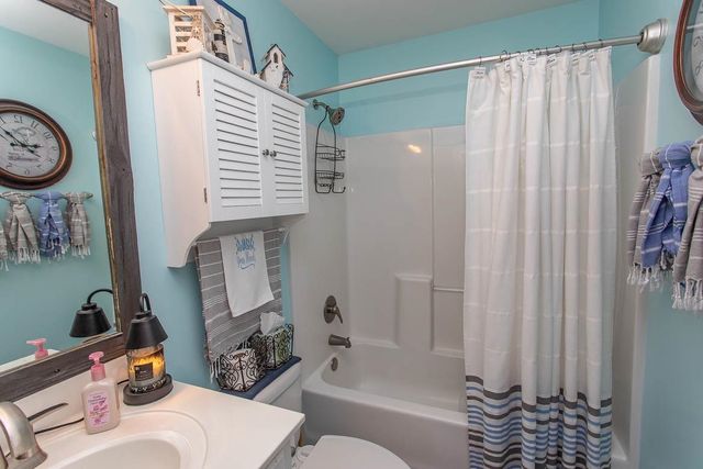 242 Blue Jacket Dr., Galivants Ferry, SC 29544