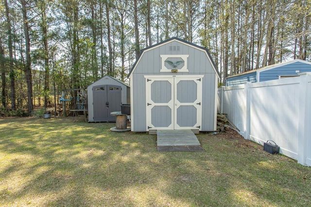 242 Blue Jacket Dr., Galivants Ferry, SC 29544