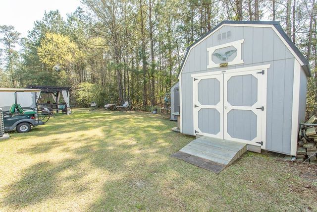 242 Blue Jacket Dr., Galivants Ferry, SC 29544