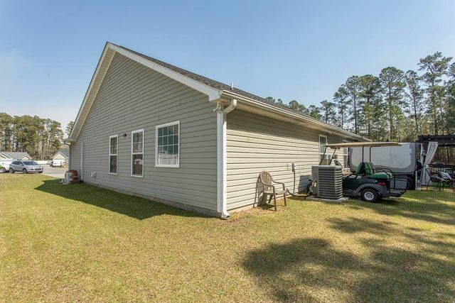 242 Blue Jacket Dr., Galivants Ferry, SC 29544
