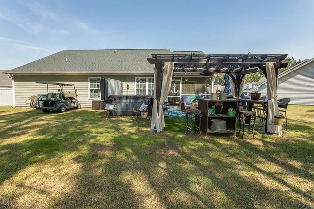 242 Blue Jacket Dr., Galivants Ferry, SC 29544