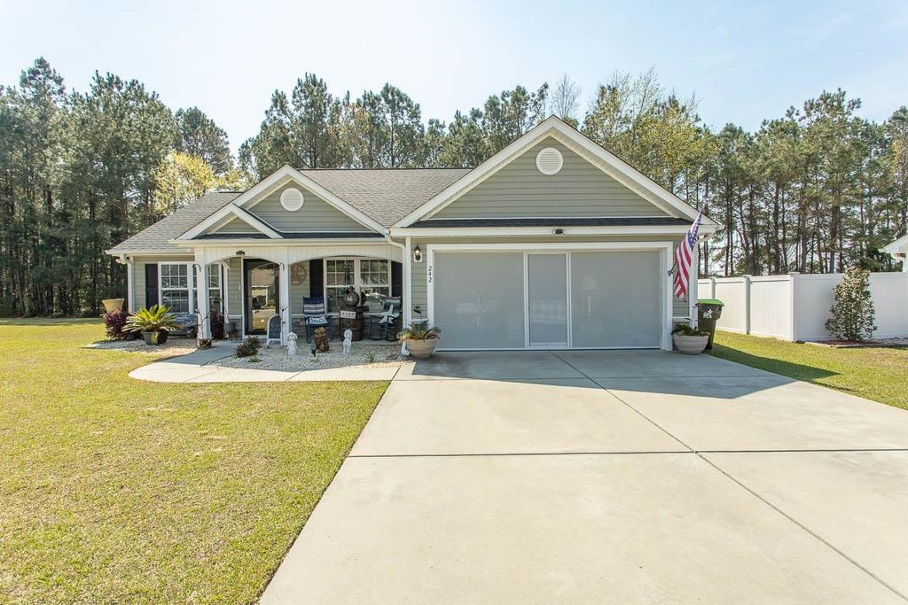 242 Blue Jacket Dr., Galivants Ferry, SC 29544