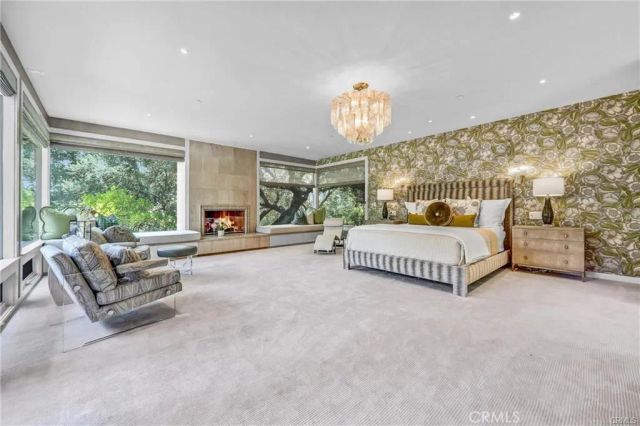 935 Hillcrest, Pasadena, CA 91106