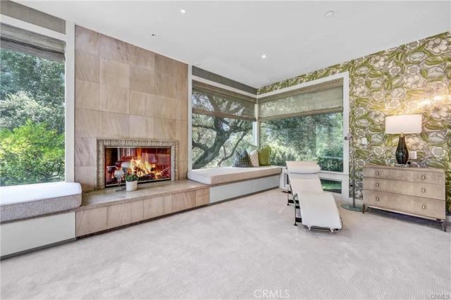935 Hillcrest, Pasadena, CA 91106