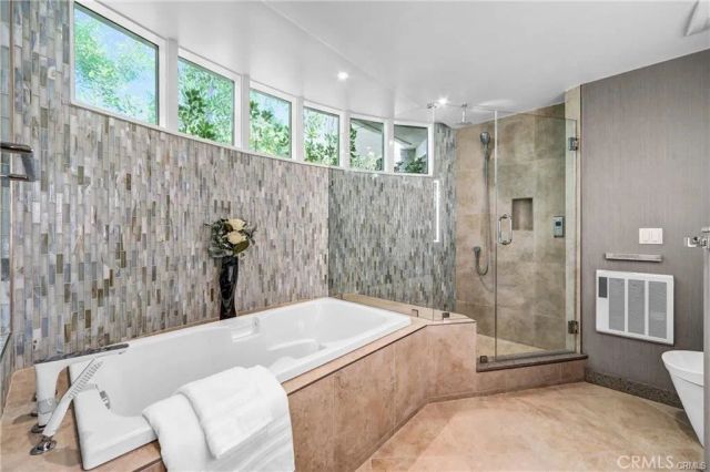 935 Hillcrest, Pasadena, CA 91106