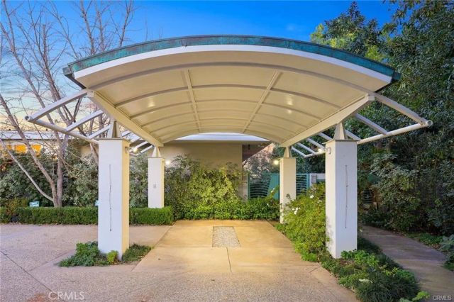935 Hillcrest, Pasadena, CA 91106