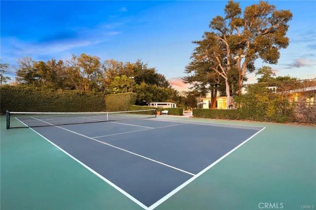 935 Hillcrest, Pasadena, CA 91106