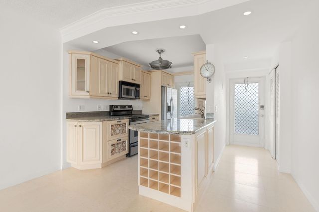 951 Spanish Circle 346, Delray Beach, FL 33483